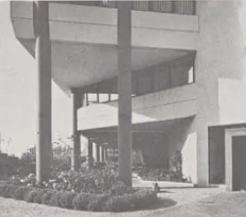 Γραφεία εφοπλιστικής εταιρείας στό Καβούρι